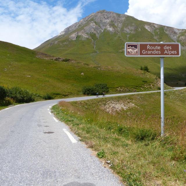 La route des grandes alpes velo online