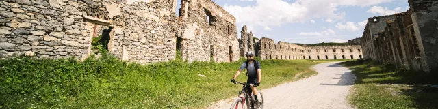 Casernements Du Fort Central Haute Route Du Sel Vallee De La Roya Pango Visual